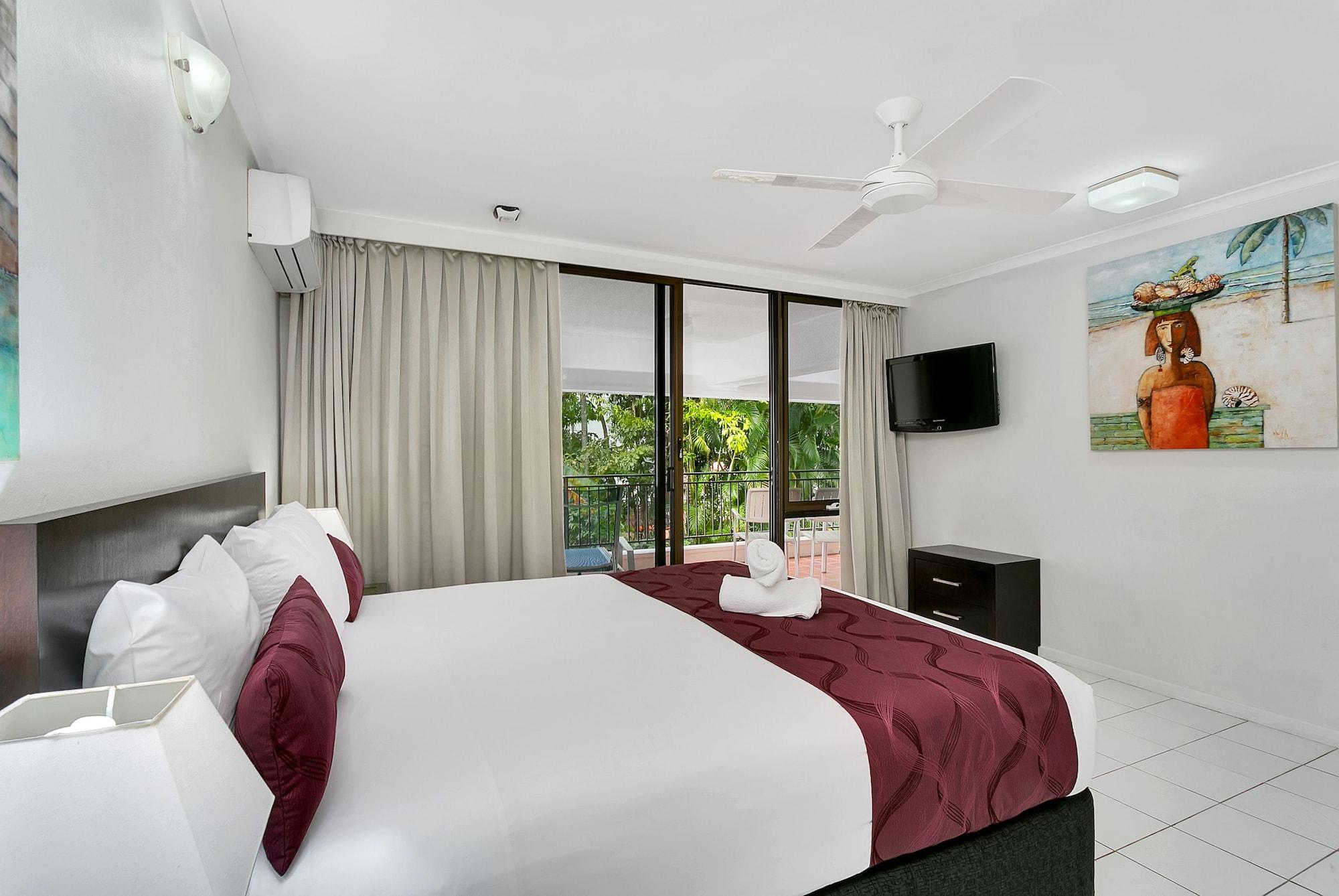 Roydon Beachfront Apartments Trinity Beach Esterno foto