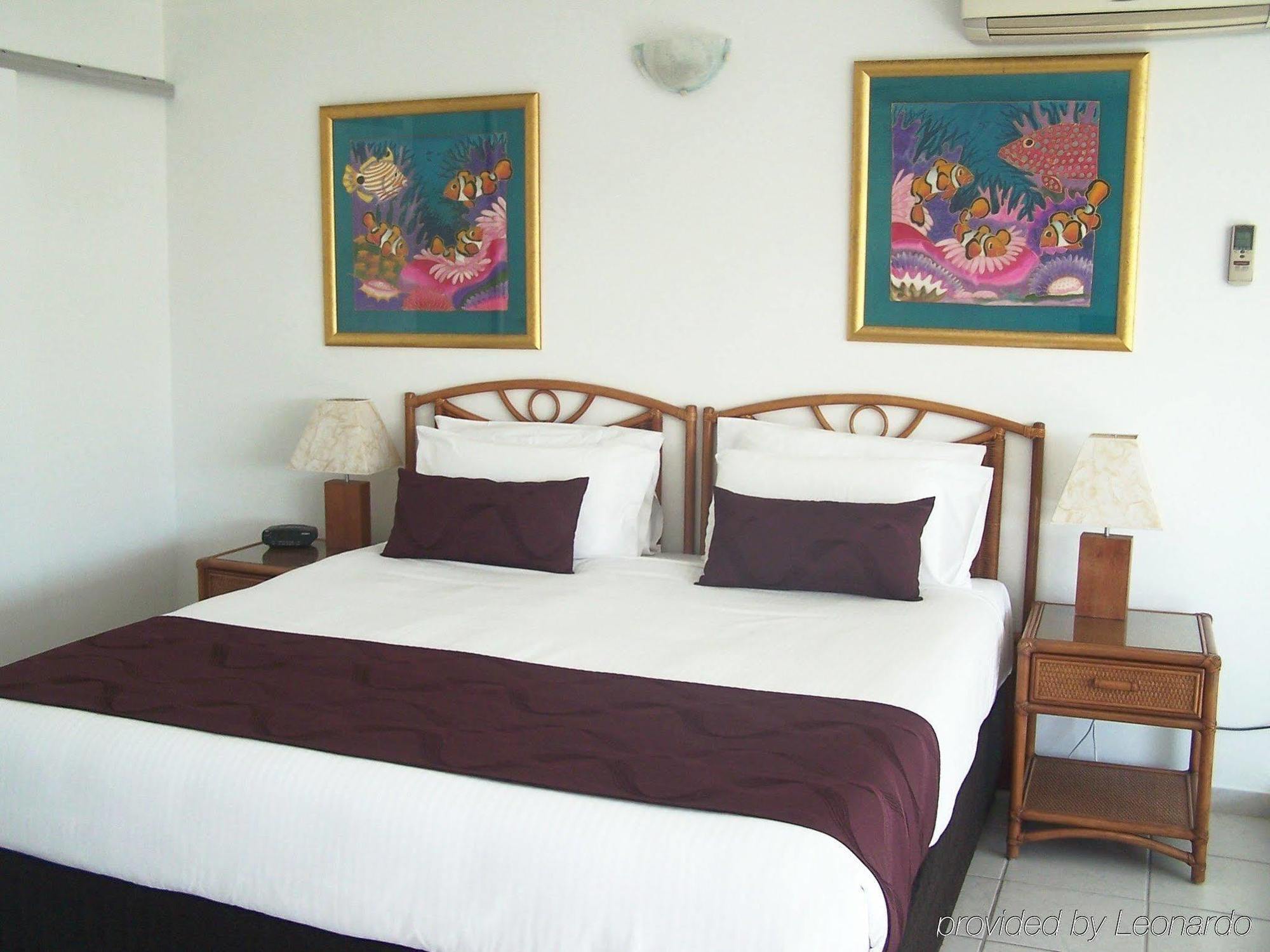 Roydon Beachfront Apartments Trinity Beach Esterno foto